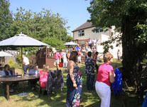 Many of our clients have a diagnosis of Korsakoff's syndrome, which often leads to social withdrawal. We strongly encourage group outings to reinforce a sense of community without erring towards institutionalisation.